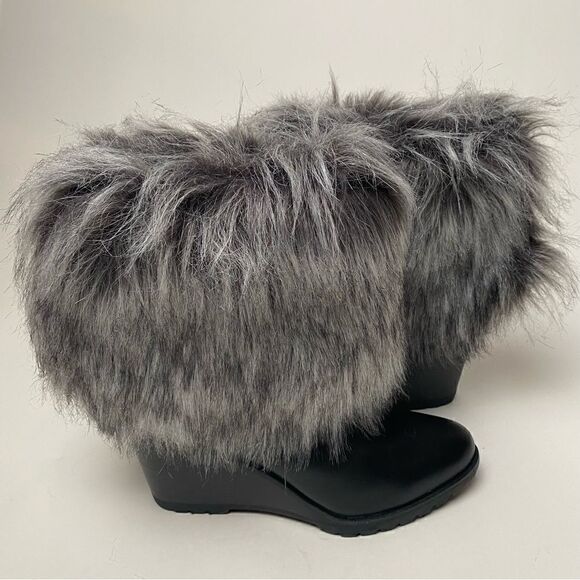 Sorel Park City Short Wedge Booties Black Fur Shearling worn once size 9 - Picture 1 of 6